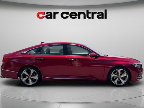 Used 2018 Honda Accord Touring image 7