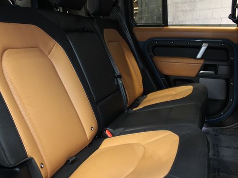 Used 2023 Land Rover Defender 110 X-Dynamic SE image 41