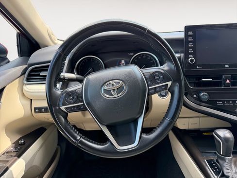 Used 2022 Toyota Camry XLE w/ Navigation Package FWD image 12