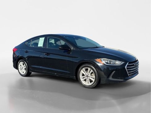 Used 2017 Hyundai Elantra SE image 3