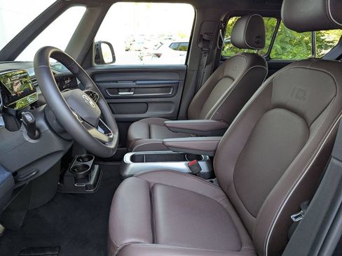 New 2025 Volkswagen ID. Buzz 1st Edition RWD image 15