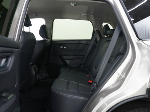 Used 2025 Nissan Rogue SL image 18