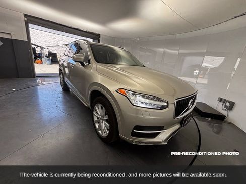 Used 2016 Volvo XC90 T6 Momentum w/ Momentum Plus Package AWD/4WD image 4