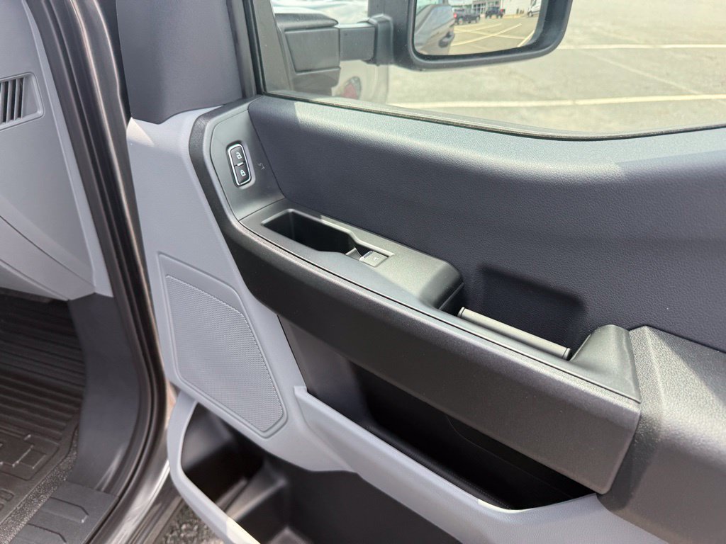 New 2025 Ford F350 XL w/ 360-Degree Camera Package RWD image 31