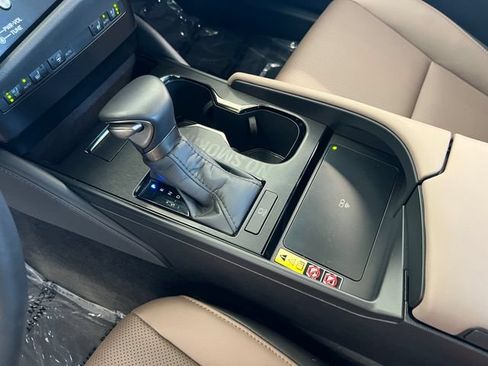 Used 2025 Lexus ES 350 w/ Premium Package FWD image 31