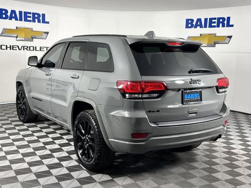 Used 2020 Jeep Grand Cherokee Altitude image 3