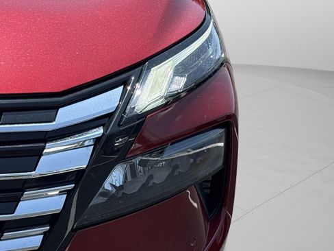Certified 2025 Nissan Rogue SL FWD image 17
