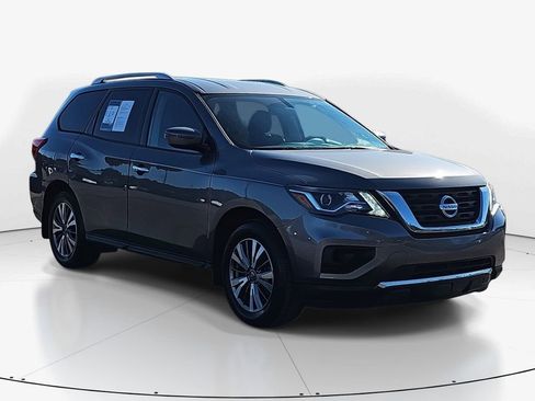 Used 2019 Nissan Pathfinder S image 2
