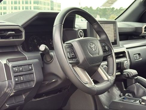 Used 2025 Toyota 4Runner SR5 image 12