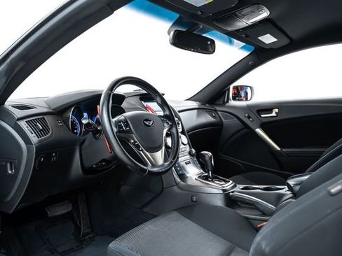 Used 2015 Hyundai Genesis 3.8 image 18