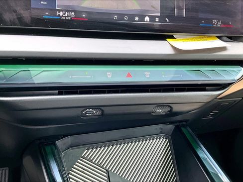 Used 2025 BMW X3 xDrive30i w/ Convenience Package image 34