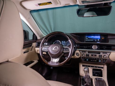 Used 2017 Lexus ES 350 w/ Luxury Package FWD image 13