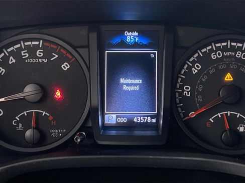 Used 2023 Toyota Tacoma SR AWD/4WD image 23