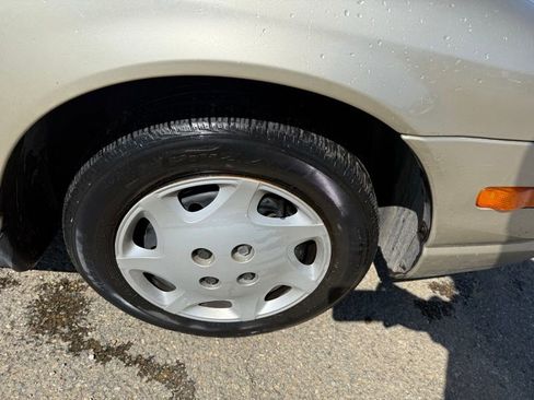 Used 2002 Saturn S-Series SL1 image 14