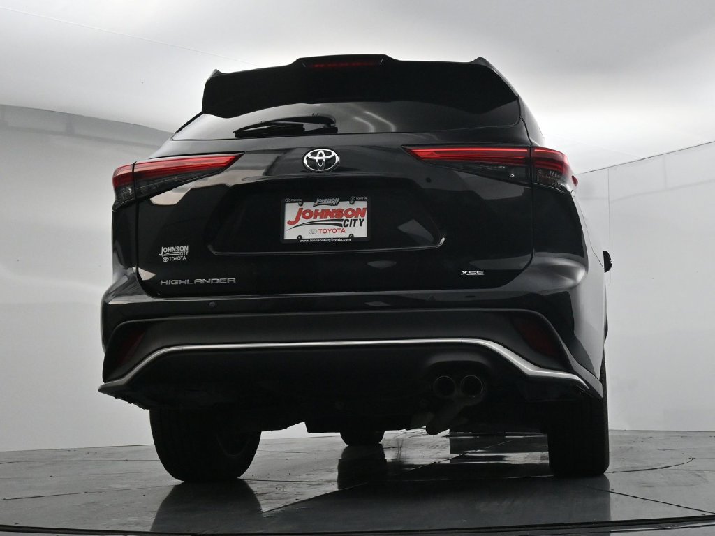 Used 2023 Toyota Highlander XSE FWD image 35