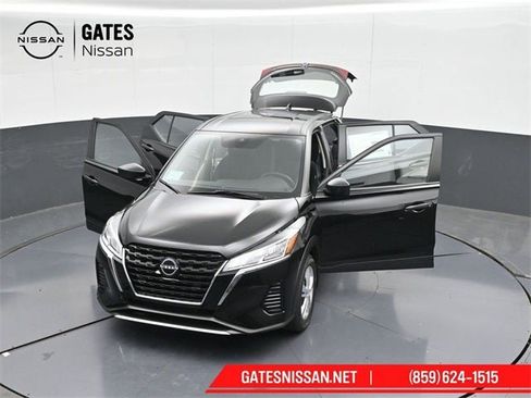 New 2025 Nissan Kicks Play S image 53