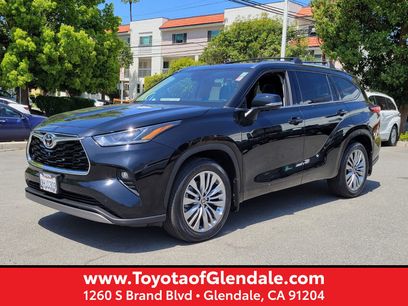 Used 2023 Toyota Highlander Platinum