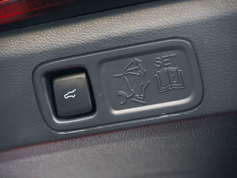 Used 2023 Ford Expedition Limited image 42