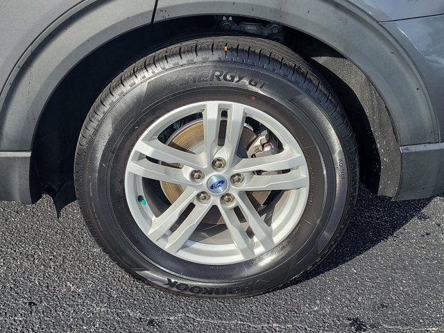 Used 2024 Ford Explorer XLT w/ Equipment Group 202A RWD image 32