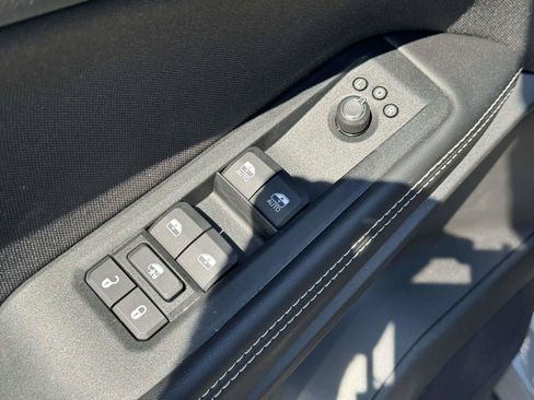 Used 2026 Jeep Cherokee Laredo AWD/4WD image 17