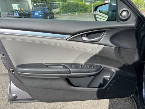 Used 2017 Honda Civic Touring image 15