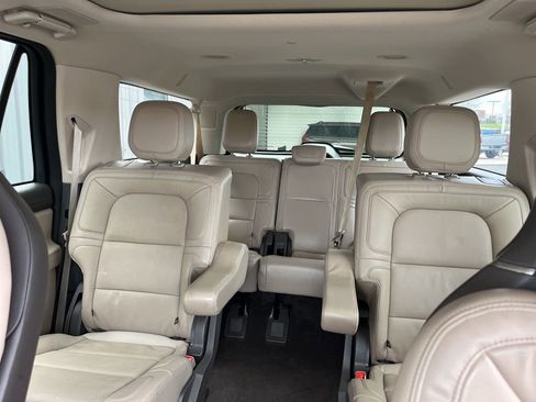 Used 2022 Lincoln Navigator L Reserve image 11