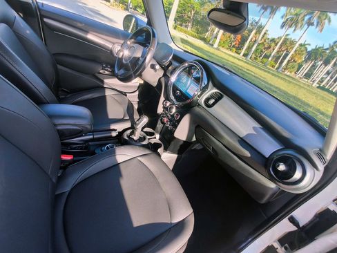Used 2023 MINI Cooper 4-Door Hardtop FWD image 40