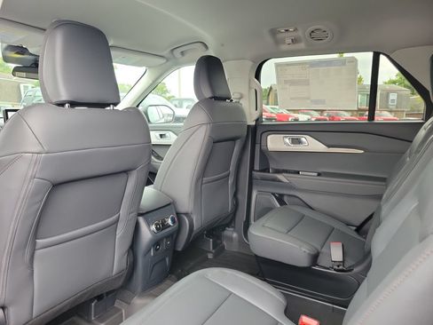 New 2026 Ford Explorer Active w/ Active Comfort Package AWD/4WD image 16