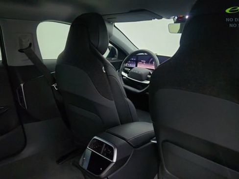 Used 2025 Lucid Air Pure RWD image 28