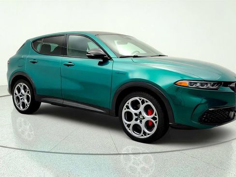 Used 2024 Alfa Romeo Tonale Veloce AWD/4WD image 3