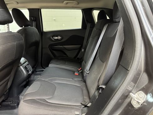 Used 2016 Jeep Cherokee Latitude w/ Safety/Convenience Group image 15