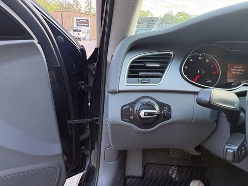 Used 2015 Audi A4 2.0T Premium Plus w/ Technology Package image 40