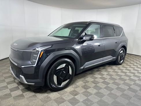 Used 2024 Kia EV9 Wind image 7