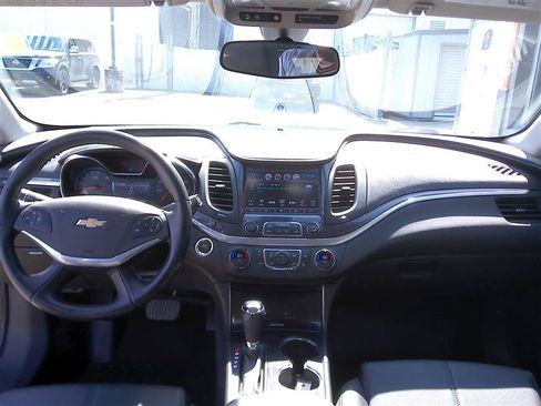 Used 2019 Chevrolet Impala LT FWD image 9