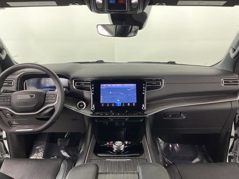 Used 2024 Jeep Wagoneer Series II w/ Flexible Seating Group RWD image 39