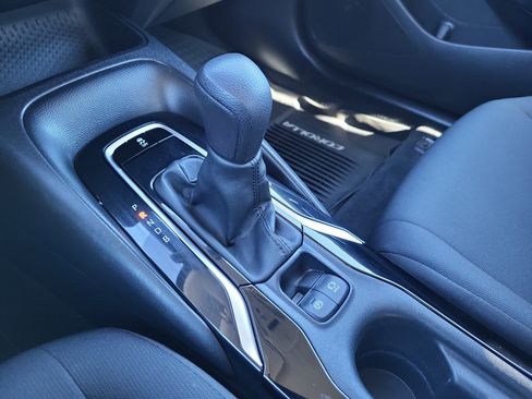 Used 2020 Toyota Corolla LE image 24