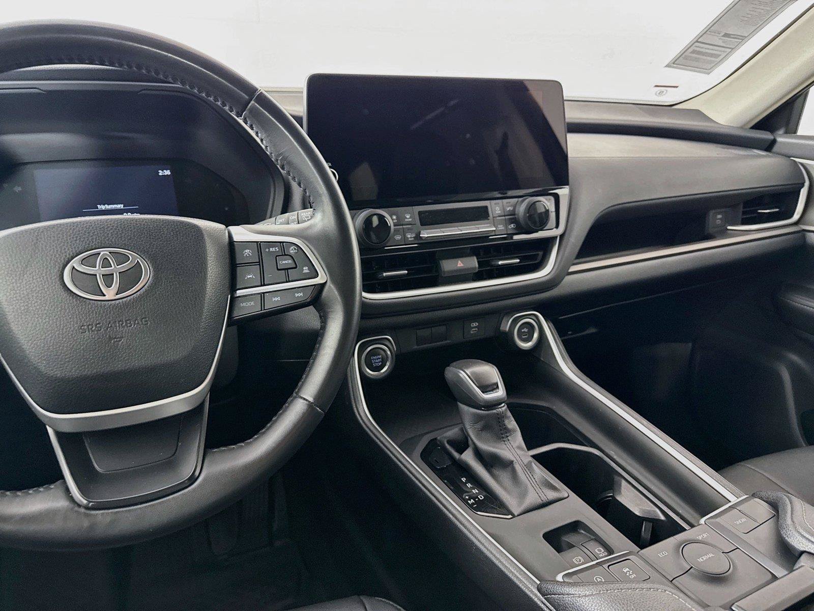 Certified 2025 Toyota Grand Highlander FWD image 32