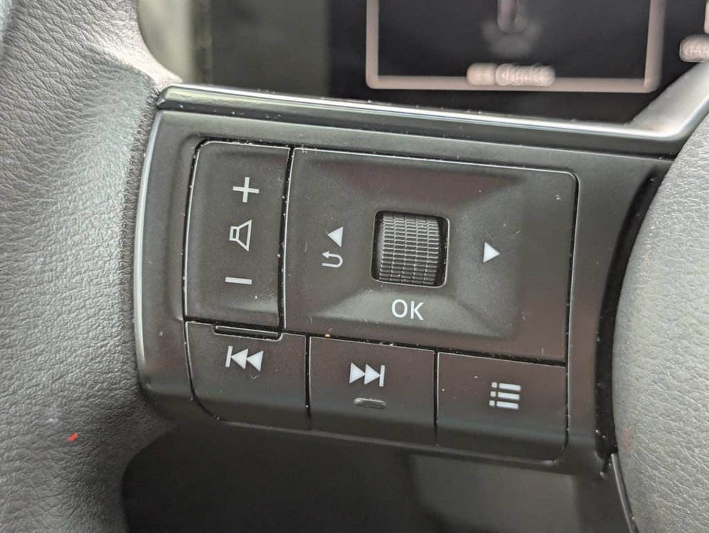 Used 2025 Nissan Kicks S FWD image 26