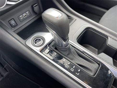 Used 2024 Nissan Sentra SV image 19