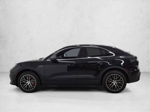 Used 2025 Porsche Macan 4S Electric AWD/4WD image 9