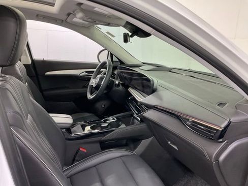 Used 2024 Buick Envision Avenir image 34