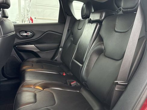 Used 2020 Jeep Cherokee Limited image 23