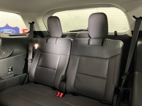 New 2025 Ford Explorer Active w/ Active Comfort Package image 17