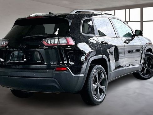 Used 2021 Jeep Cherokee Latitude Plus AWD/4WD image 3