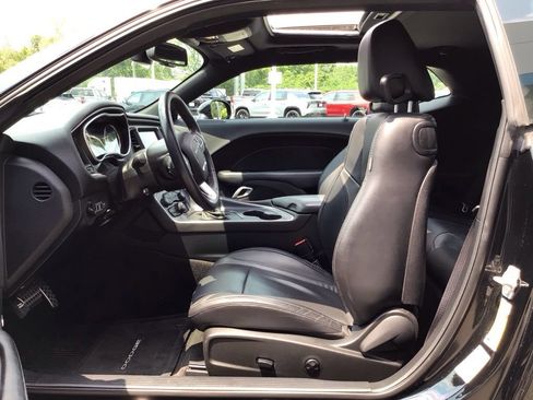Used 2015 Dodge Challenger SXT Plus w/ Driver Convenience Group RWD image 26