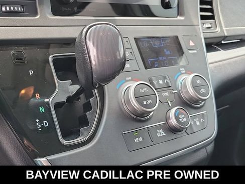 Used 2017 Toyota Sienna SE FWD image 24