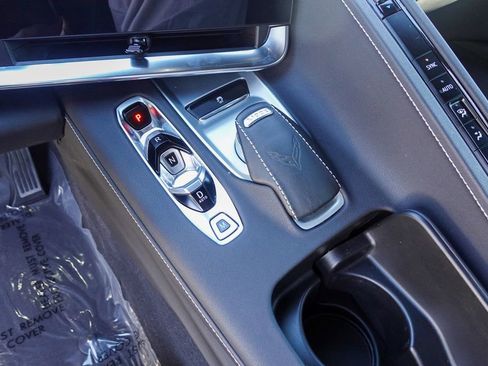 Used 2022 Chevrolet Corvette Stingray Coupe w/ Z51 Performance Package image 29