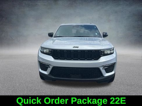 Certified 2024 Jeep Grand Cherokee Limited w/ Black Appearance Package RWD image 9
