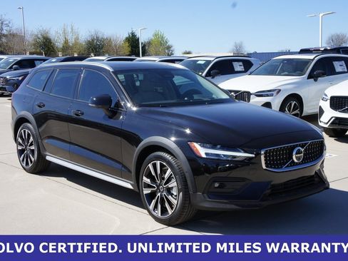 New 2025 Volvo V60 B5 Cross Country Ultra w/ Protection Package Premier image 3