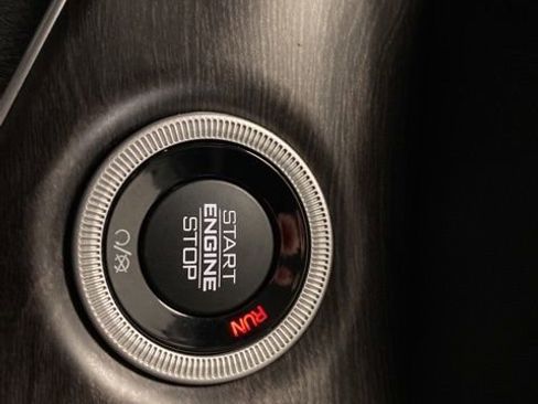 Used 2023 Jeep Grand Cherokee Limited w/ Black Appearance Package image 19